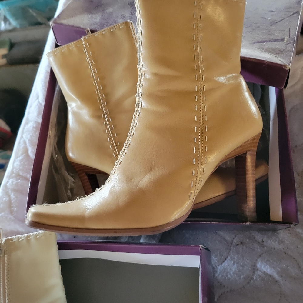 Boots - Picture 2 of 3